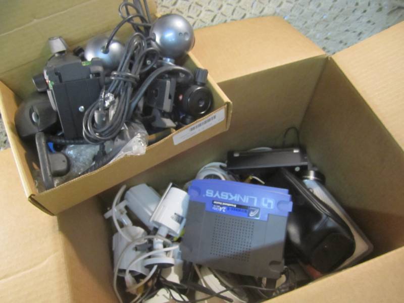 lot 52 image: Lot of Security Cameras and other M...