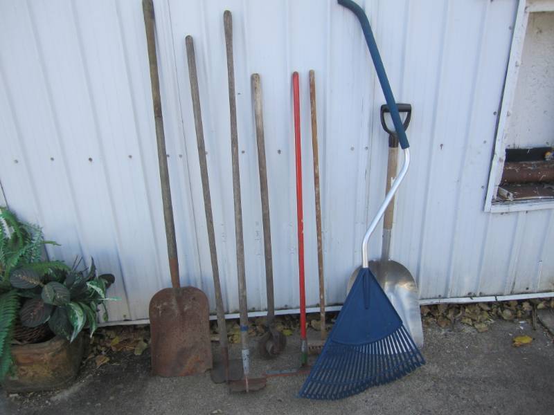 lot 82 image: Lot of Misc Shovels Hoes Etc  RED...