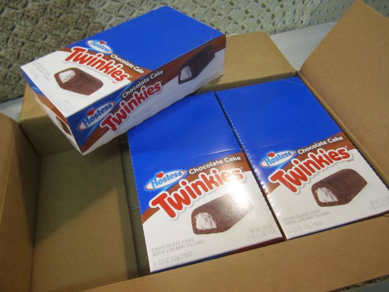 lot 116 image: Case of 3 Inner Boxes of Hostess Ch...