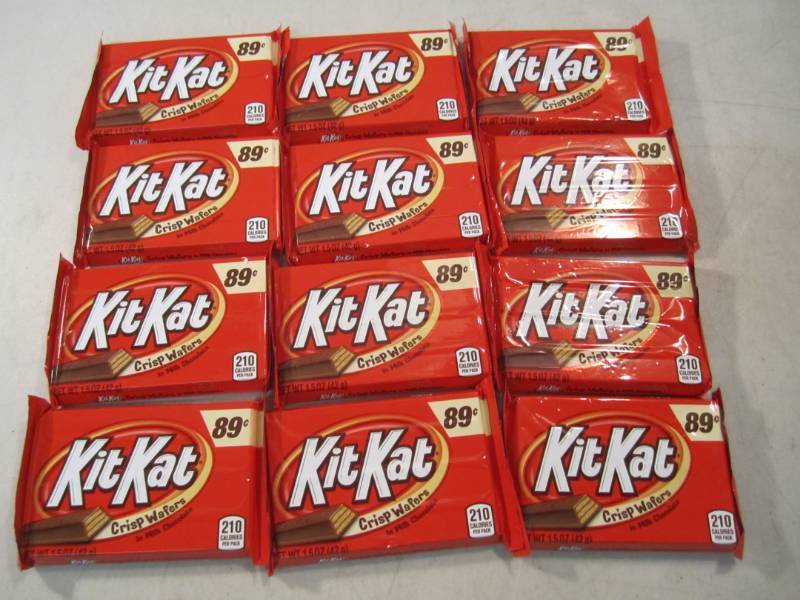 lot 229 image: 12 Kit Kat Crisp Wafer Candy Bars B...