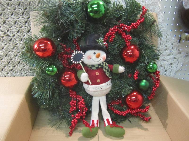 lot 252 image: 21 Light Up Snowman Wreath New in ...