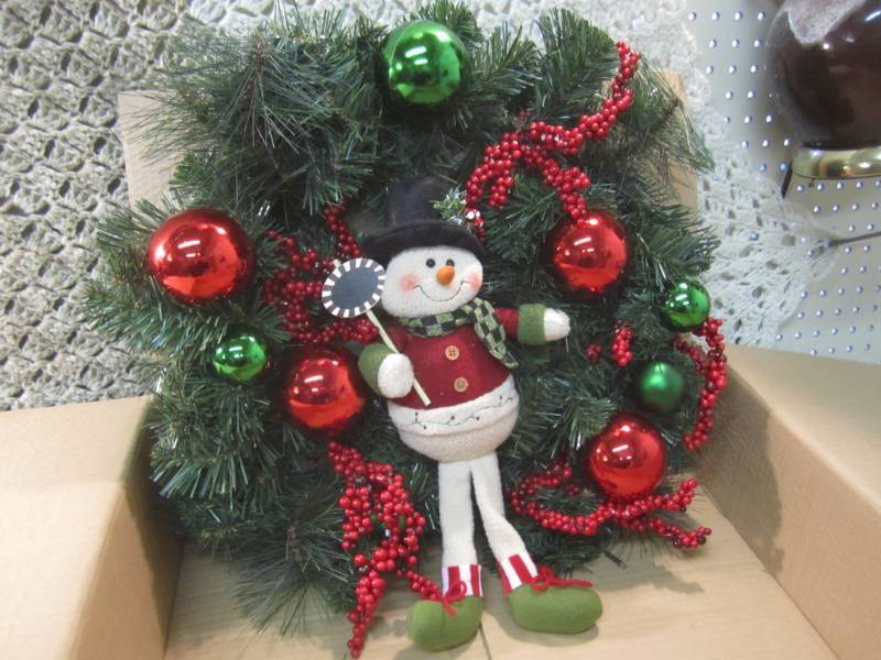 lot 254 image: 21 Light Up Snowman Wreath New in ...