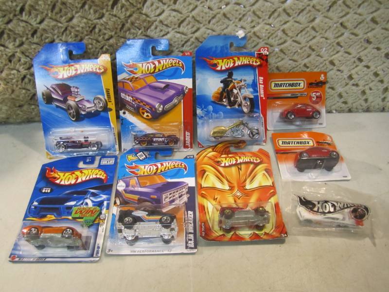 lot 258 image: Lot of 9 Hot Wheels and Matchbox Ca...