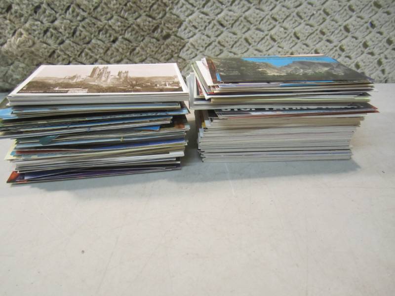 lot 262 image: Lot of Many Vintage Post Cards  F-0...