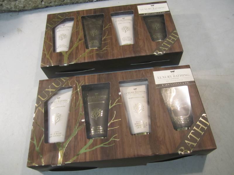lot 272 image: Lot of 2 The Luxury Bathing Company...