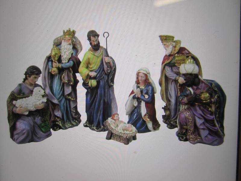 lot 280 image: Home Accents Holiday 17 7-Piece Na...