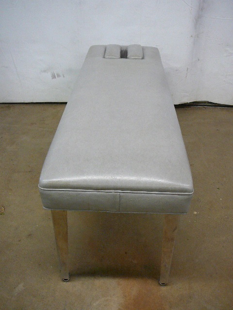 lot 1 image: Message Table