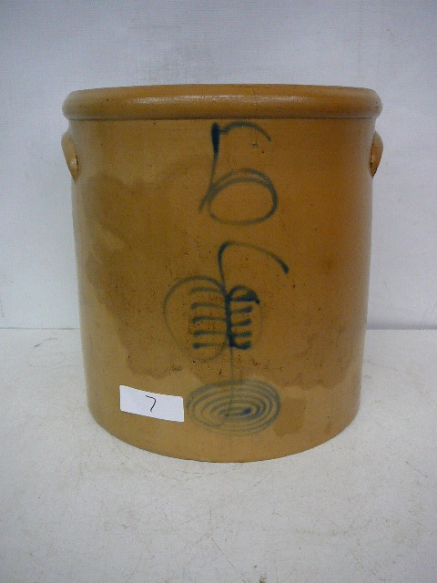 lot 7 image: 5 Gallon Crock