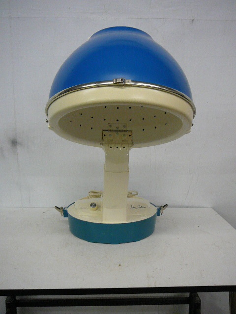 lot 8 image: Vintage Hair Dryer