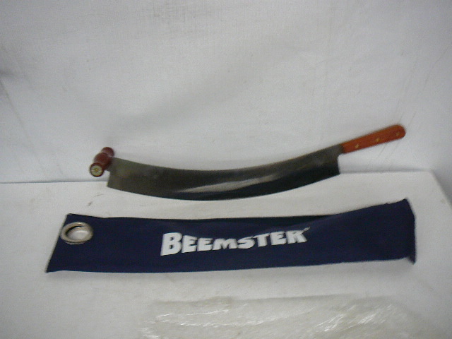 lot 13 image: Knife - Tool Beemster