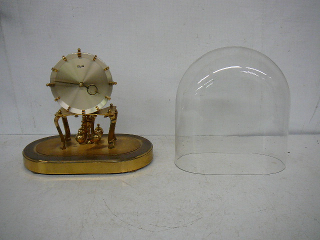 lot 21 image: Vintage Clock