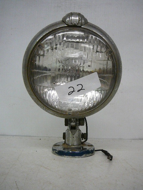 lot 22 image: Vintage Spot Light