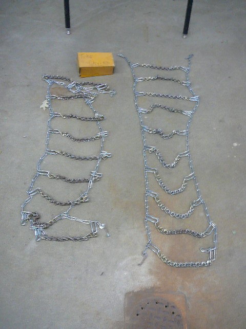 lot 25 image: Tire Chains & Cross Links