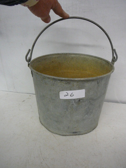 lot 26 image: Vintage Galvanized Bucket