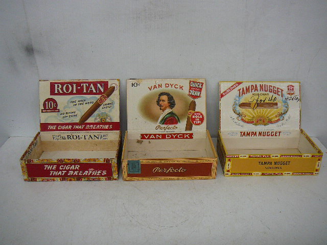 lot 27 image: Vintage Cigar Boxes