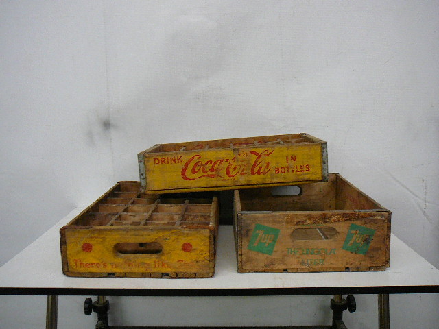 lot 32 image: Vintage Coke & 7up Crates