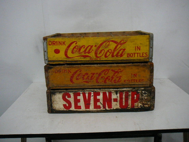 lot 41 image: Vintage Coke & 7up Crates