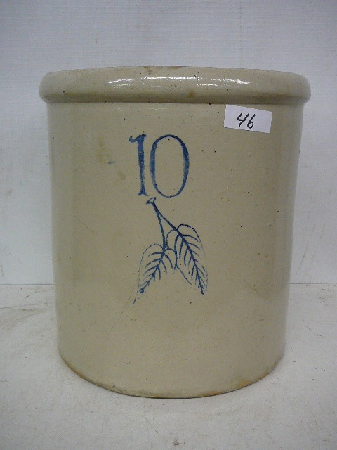 lot 46 image: #10 Crock