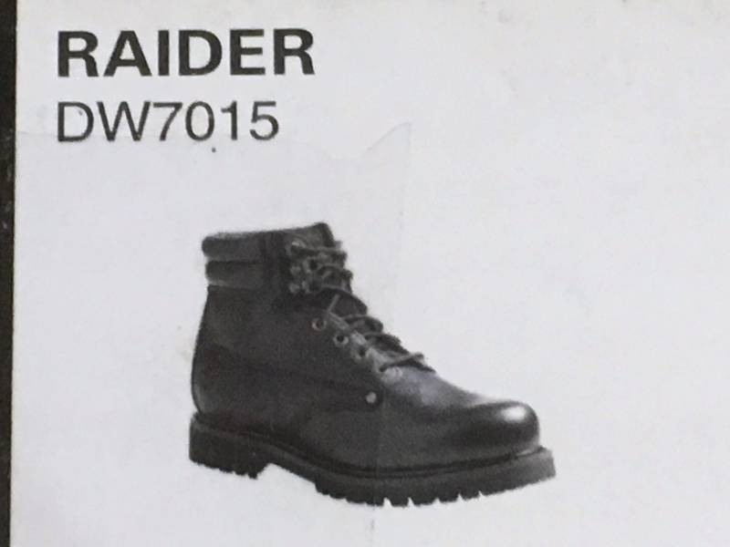 lot 65 image: Dickies Raider Soft Toe Mens Work Boot Size 9 Black not used