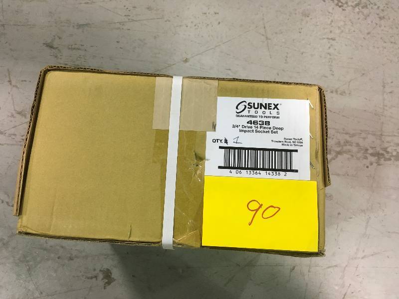 lot 90 image: Sunex 4638 34-Inch Drive Deep Impact SAE Socket Set, SAE, 6-Point, Cr-Mo, 14-Piece not used