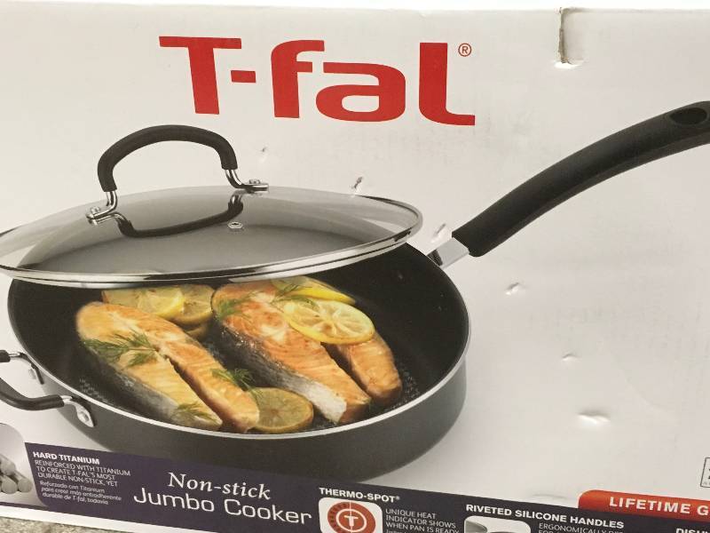 lot 9 image: T-fal 5.5-quart Jumbo Cooker with Lid not used