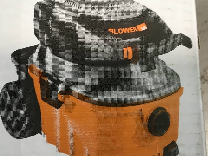 lot 31 image: Ridgid WD4080 6HP 4gal WetDry Vacuum with Detachable Blower in like new condition