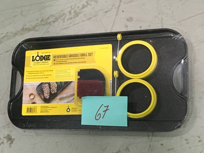 lot 67 image: Lodge Cast Iron Reversible GrillGriddle, 20-inch x 10.5-inch, Black not used
