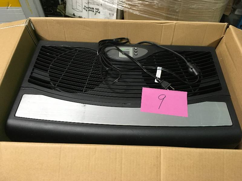 lot 9 image: AIRCARE 5 Gal. Evaporative Humidifier for 4,000 sq. ft. open box in good condition