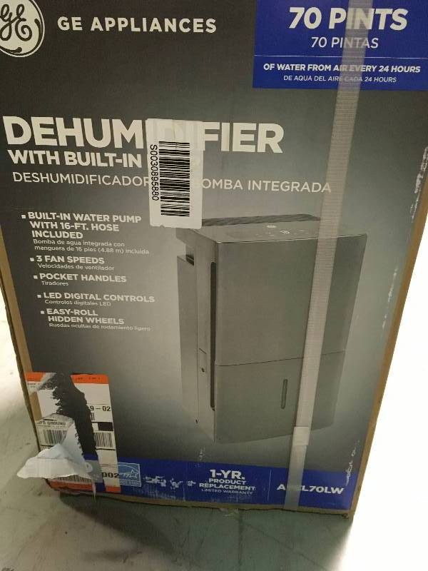 lot 93 image: GE Appliances 70-Pint Energy Star Dehumidifier, Black  in good condition