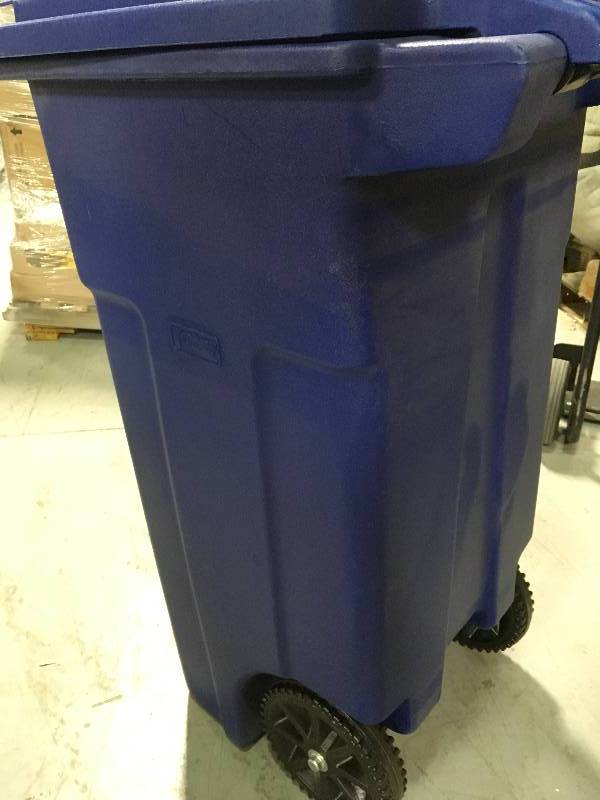 lot 100 image: Toter 32 Gal. Blue Rollout Recycling Container with Attached Lid