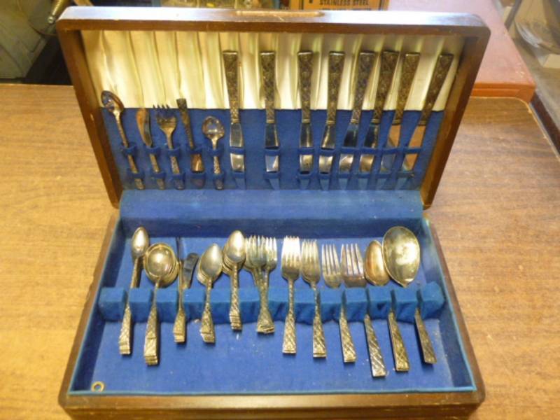 Vintage Flatware Set