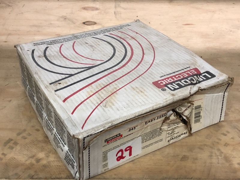 lot 29 image: Full 44# Spool Of Lincoln .045 Eas...