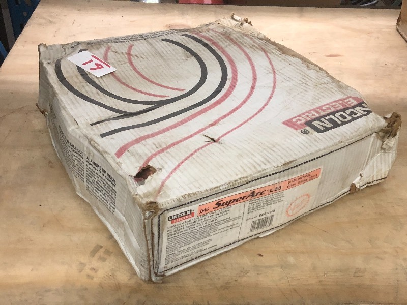 lot 61 image: Full 60# Spool Of Lincoln .045 Sup...