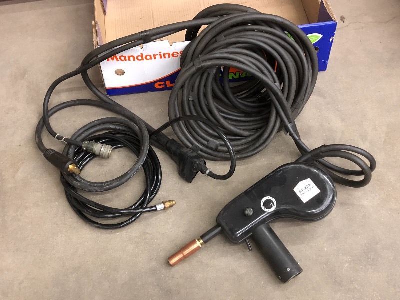 lot 99 image: ST-23A Spool-On-Gun Mig Torch Ass...