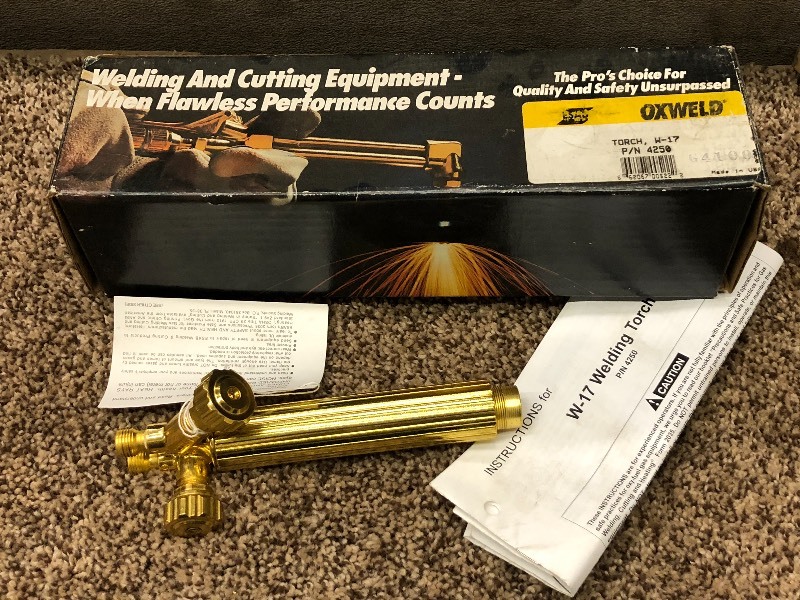 lot 124 image: ESAB W-17 Oxweld Welding Torch Ha...