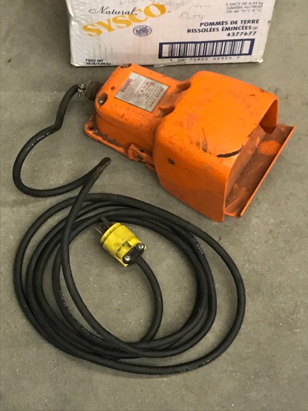 lot 140 image: Hercules No.511-B3G Foot Switch, 1...