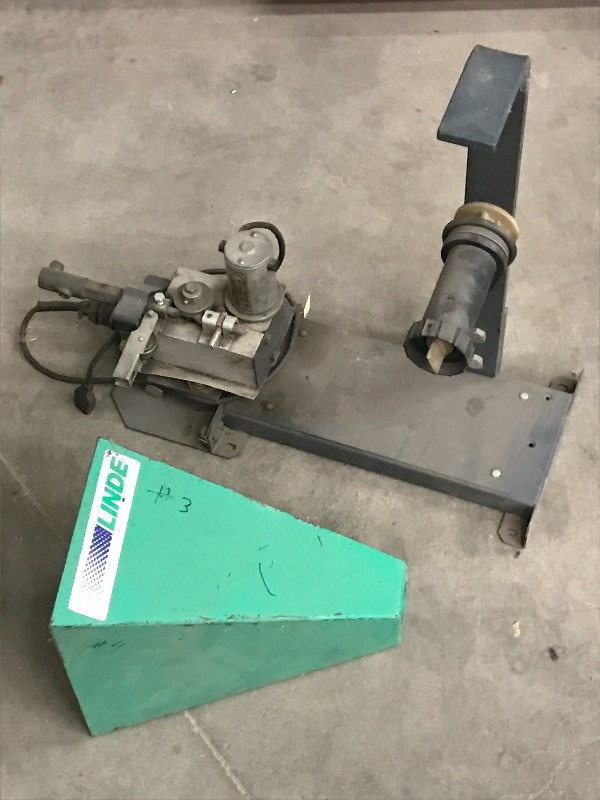 lot 146 image: 24Volt DC Wire Spooler & Linde Stee...