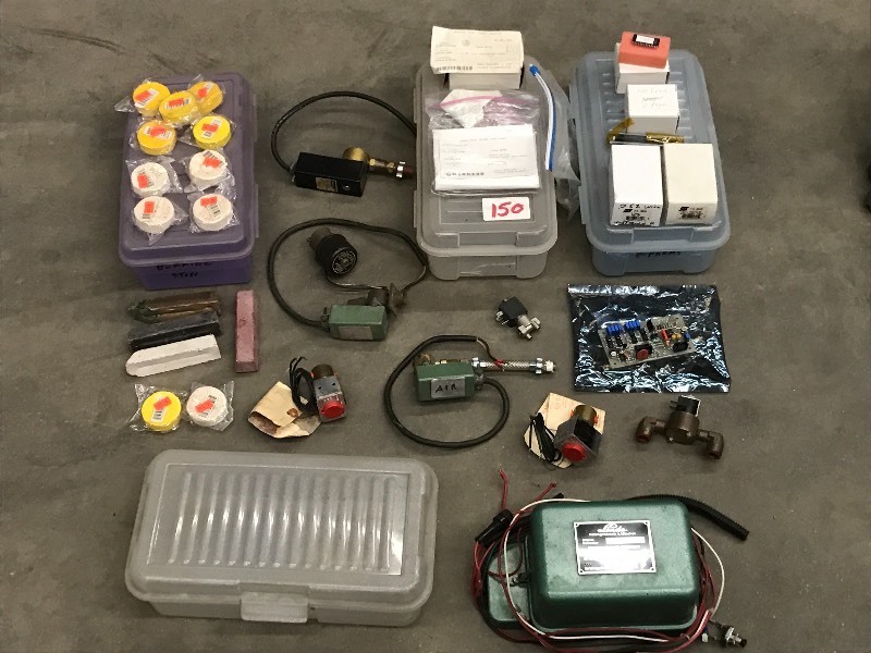 lot 150 image: Lot Of Assorted Buffing Supplies, ...
