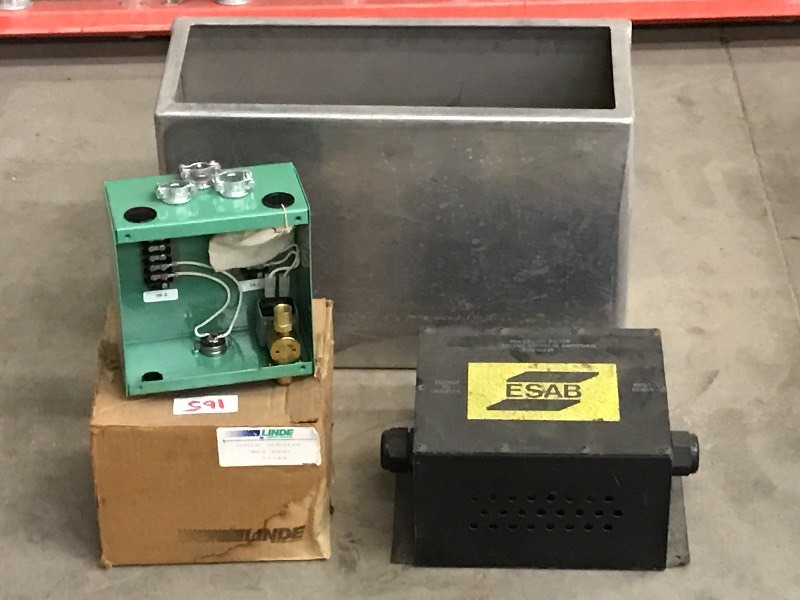 lot 165 image: Lot Of Linde Torch Service Box Ass...