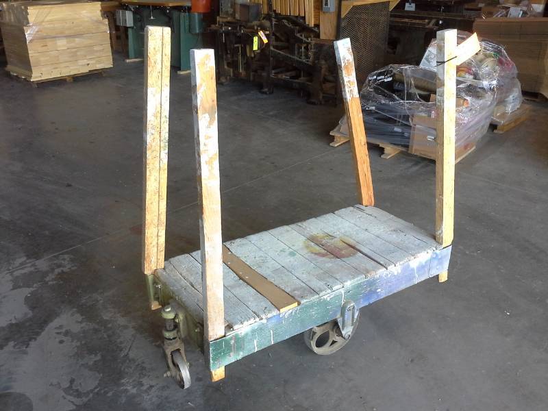 lot 3176 image: Unknown Brand Railroad Cart