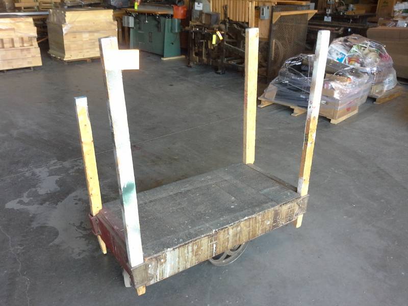 lot 3180 image: Unknown Brand Railroad Cart