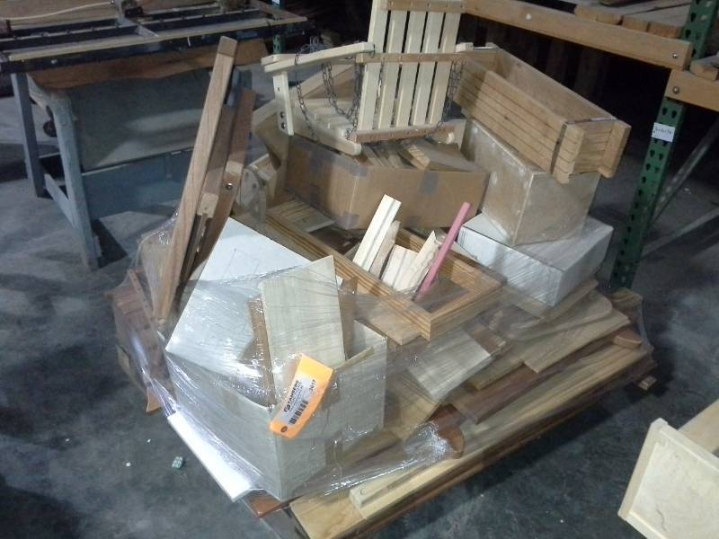 lot 3017 image: Pallet of Misfit Projects #1