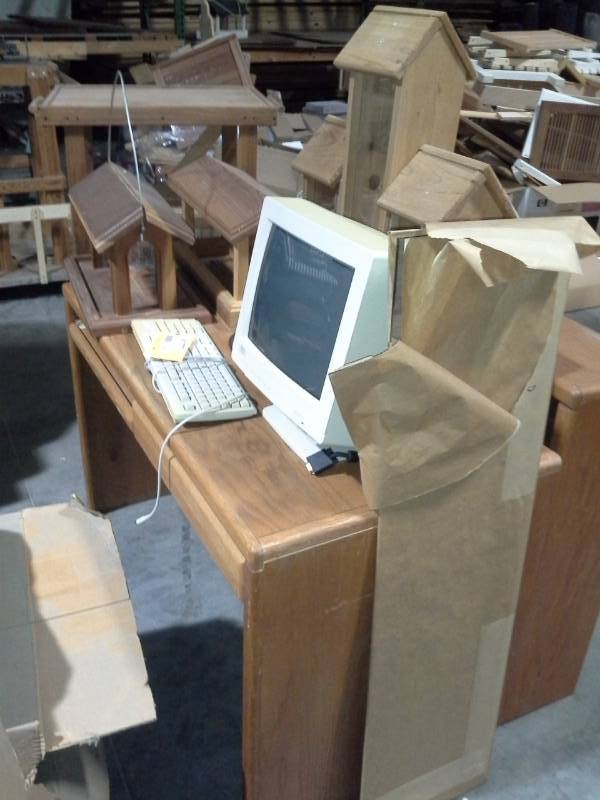 lot 3043 image: Misc. Lot - Birdhouses, desk and Side tables
