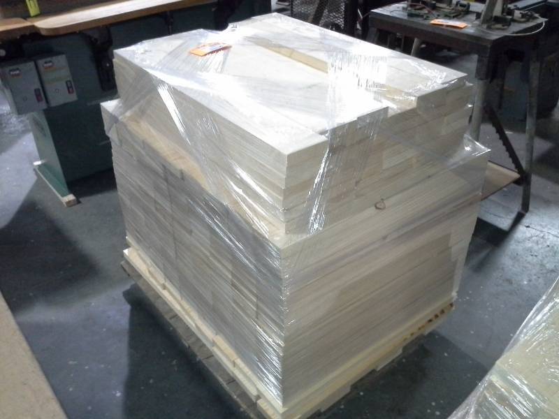 lot 3055 image: Pallet of Pine Shorts