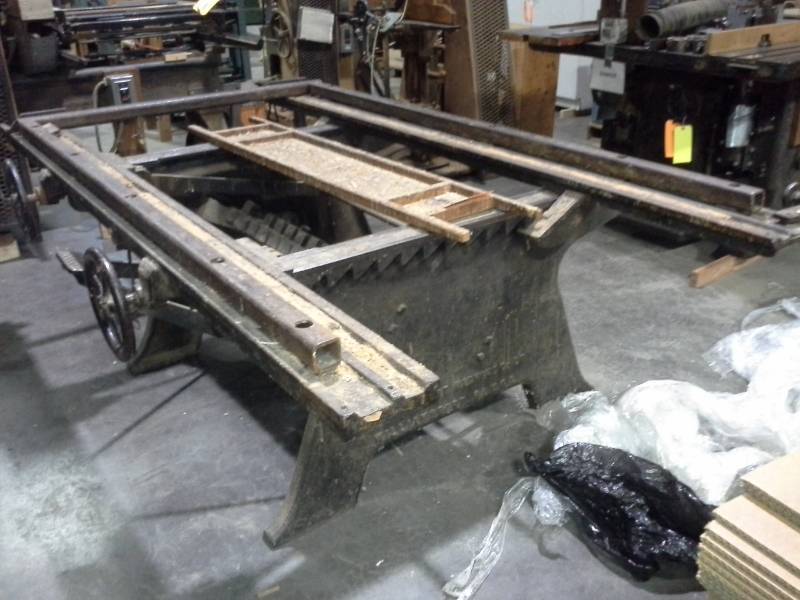 lot 3062 image: Heavy-Duty DoorWindow ClampingGluing Table