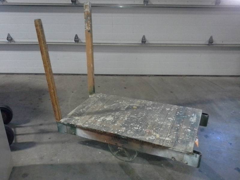 lot 3077 image: Jakes Brand Railroad Cart
