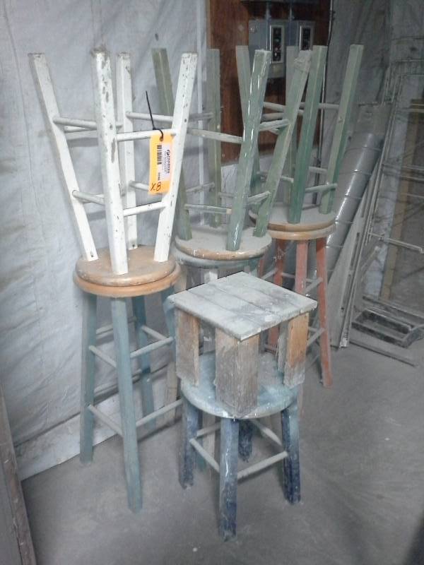 lot 3096 image: Stool Lot (8)