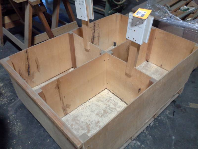 lot 3202 image: Custom Pallet on Skids