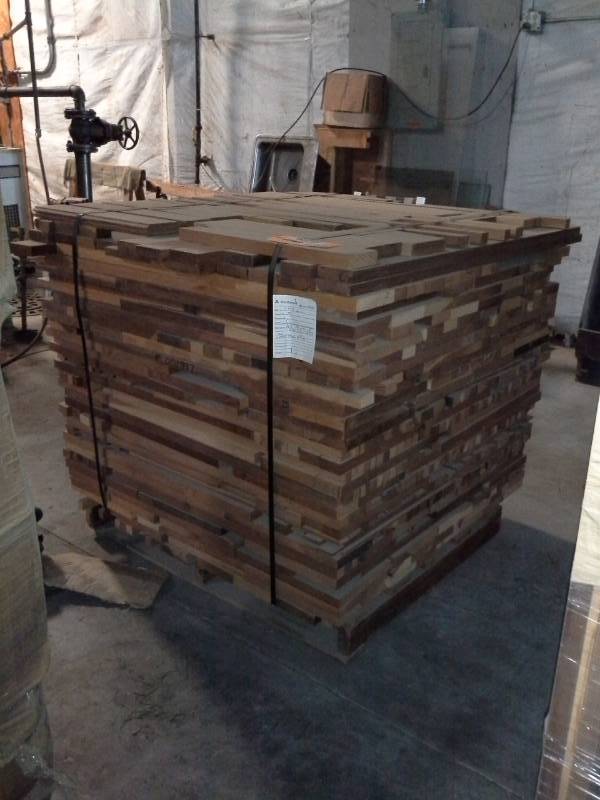 lot 3211 image: Pallet of Redwood Shorts