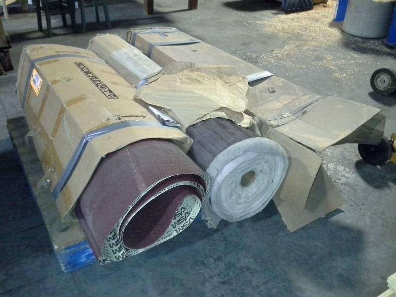 lot 3223 image: Pallet of large SandpaperPolishing Belts